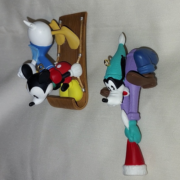 Hallmark Disney Ornament 1998. Runaway Tobaggon 2 piece set - Picture 3 of 14